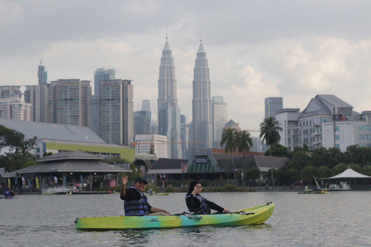 UNIMY ARC Goes Kayaking!